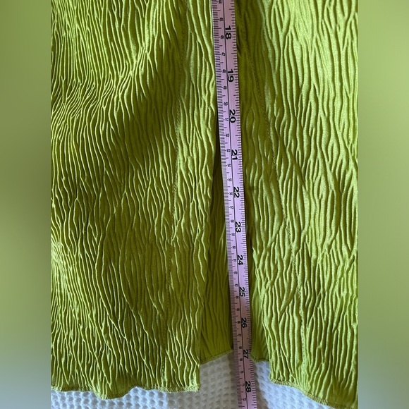 SHEIN Green button down Textured funky Blouse flarred sleeves size XL - Picture 7 of 8